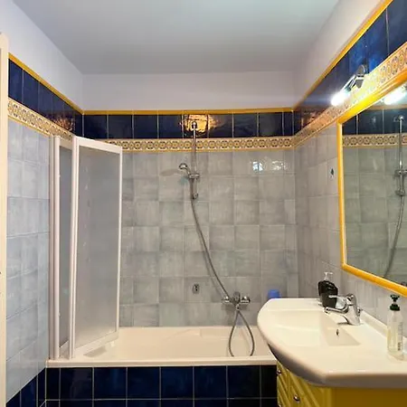 Casa Con Cortile, Barbecue E Parcheggio Privato Semesterbostad *